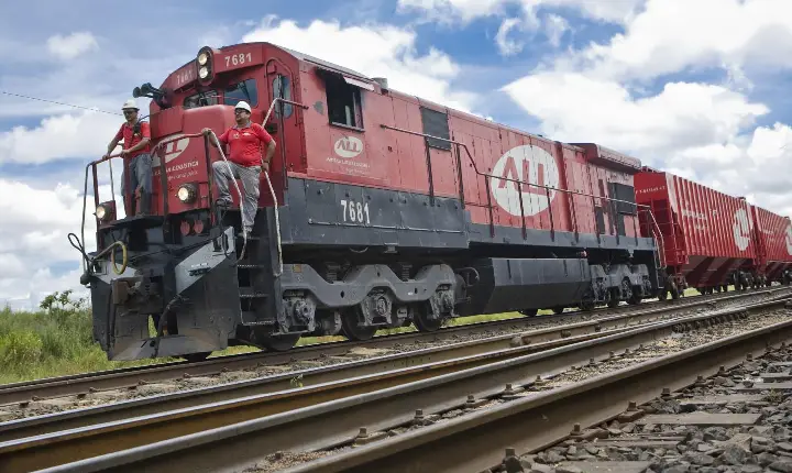 Acidente com danos materiais fecha pátio da estação ferroviária em Mauá da Serra
