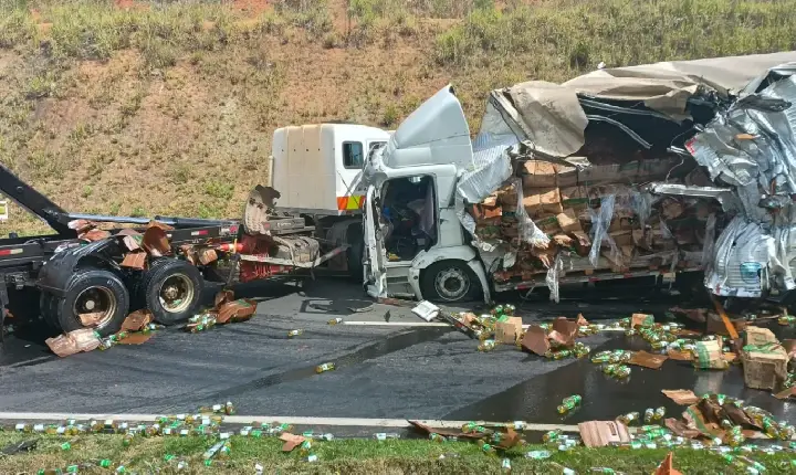 Acidente grave na BR-376 em Imbaú deixa feridos e pista interditada