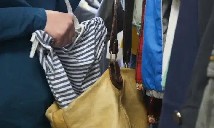 Adolescente de 13 anos é presa em furto em loja de Apucarana