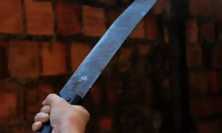 Adolescente é gravemente ferido a facão em bar de Mauá da Serra