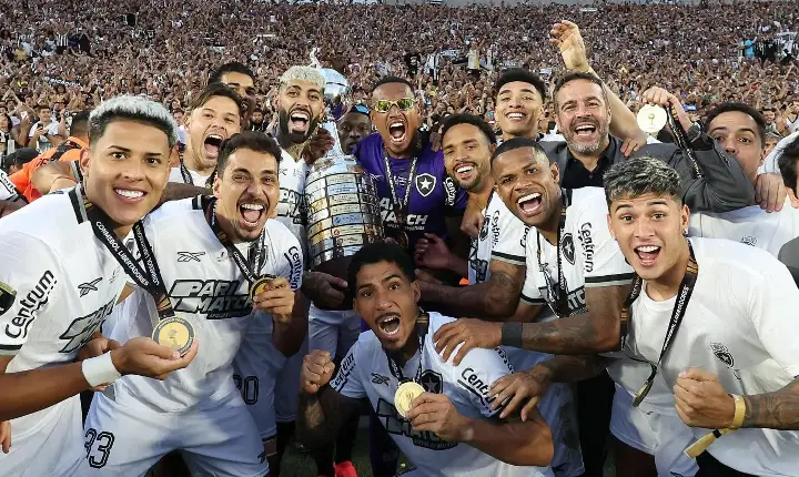 Botafogo entra em recuperação judicial após glórias passageiras