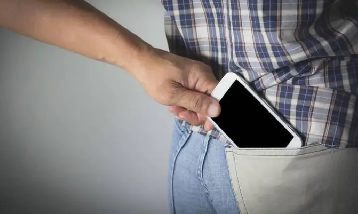 Celular é subtraído dentro de bar no centro de Faxinal