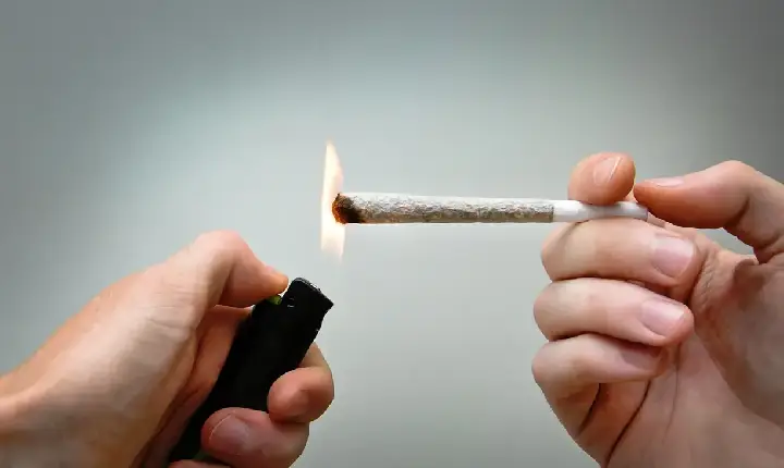 Ex-mulher agride homem por recusa em acender cigarro de maconha em Cambira