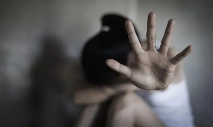 Filho agride e ameaça mãe por dinheiro para drogas em Cambira