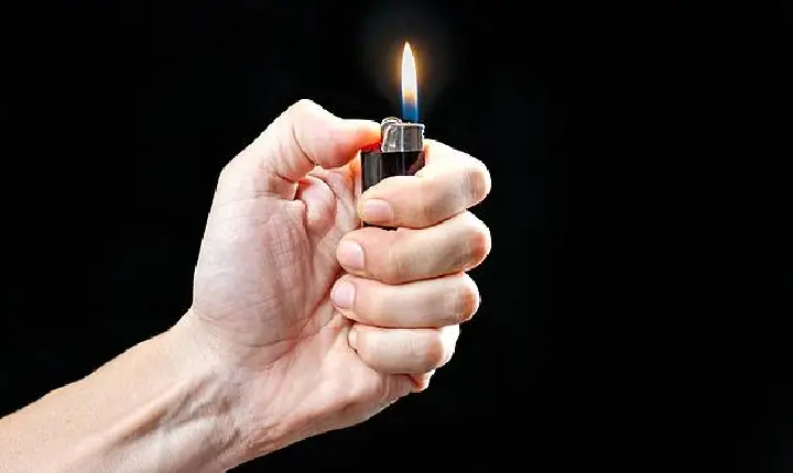 Filho ameaça mãe de atear fogo em Apucarana e foge após depredar casa