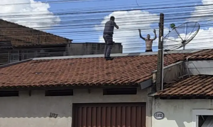 Homem é preso em Apucarana por desobediência e resistência após ser flagrado no telhado de residência