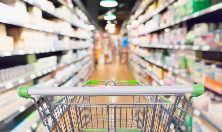 Homem é preso por furto em mercado de Apucarana após ameaçar funcionários com faca