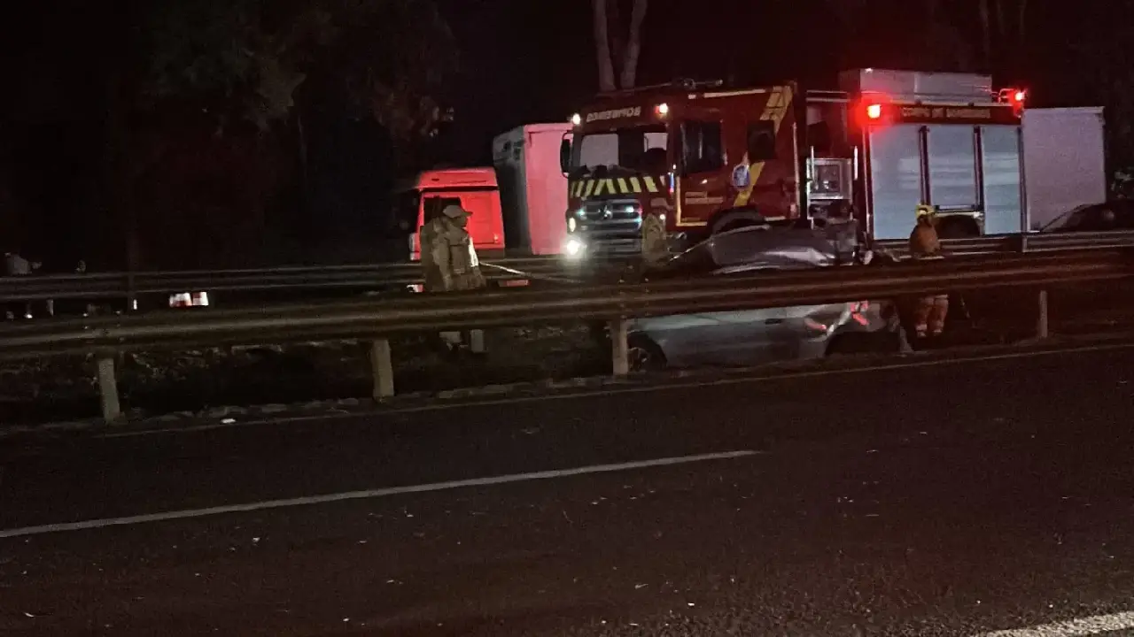 Jovem de morre em capotamento e pai socorrista chega na hora em Mauá da Serra