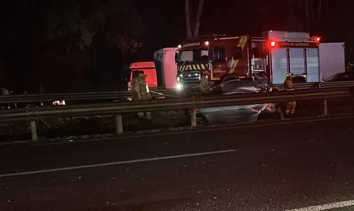 Jovem de morre em capotamento e pai socorrista chega na hora em Mauá da Serra