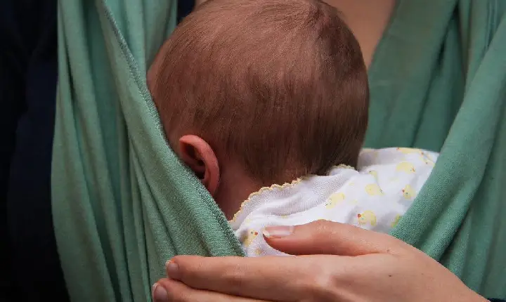 Mãe tenta fugir com bebê doente de hospital em Apucarana