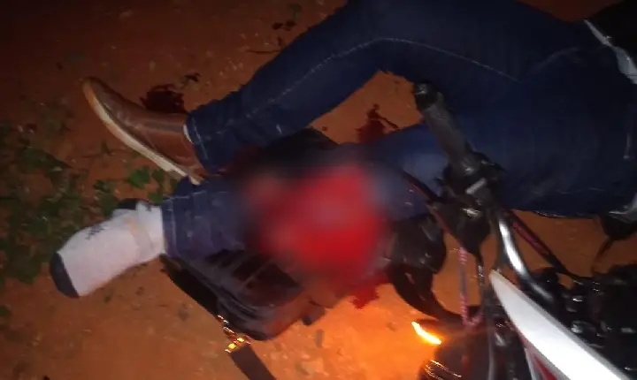 Motoqueiro é atingido gravemente por motorista de Gol verde que foge em Faxinal