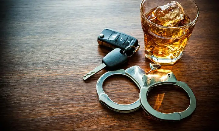 Motorista bêbado é preso dirigindo sem habilitação em Faxinal