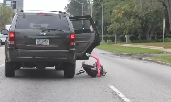 Mulher é agredida por convivente em Borrazópolis e salta de veículo em movimento para fugir