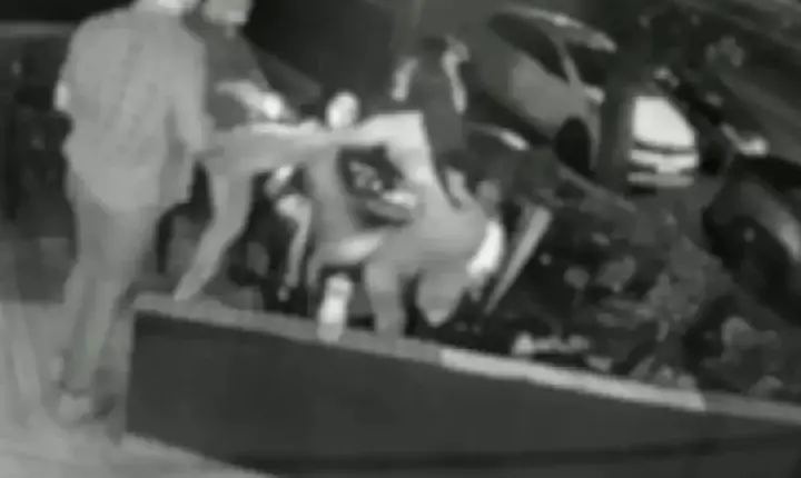 Pai e filho são agredidos por 10 pessoas ao separar briga em Cambira