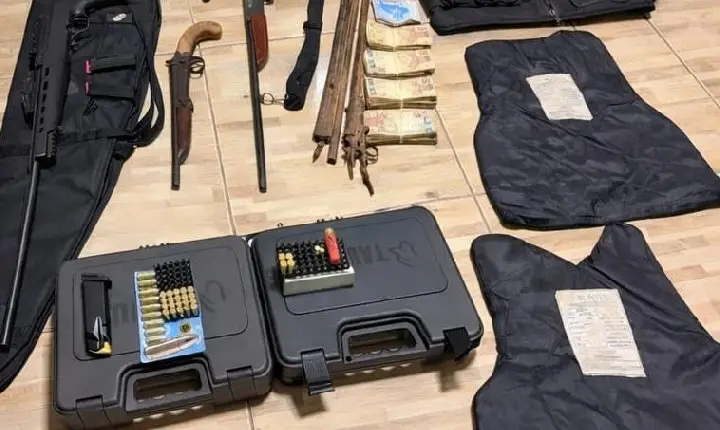 Polícia apreende armas em casa de agressor em Mauá da Serra