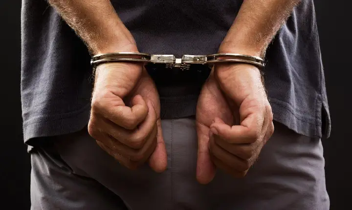 Polícia ROCAM prende homem foragido por violência doméstica em Apucarana