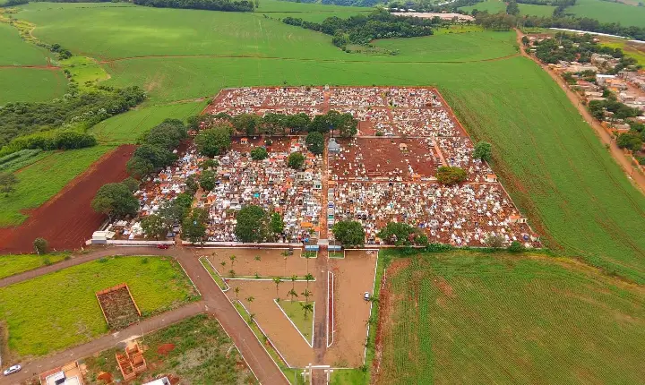 Prefeitura realiza melhorias no sistema de drenagem do Cemitério Municipal Cristo Redentor em Faxinal