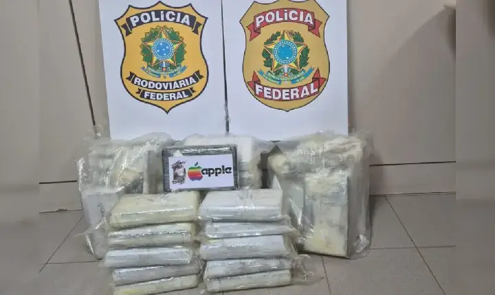 PRF e PF apreendem 45,6 kg de cocaína em caminhonete paraguaia em Apucarana