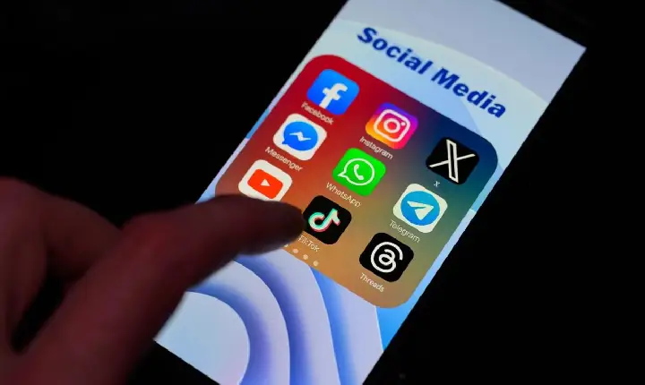 Redes Sociais: O Veneno Doce Que Rouba Sua Felicidade!