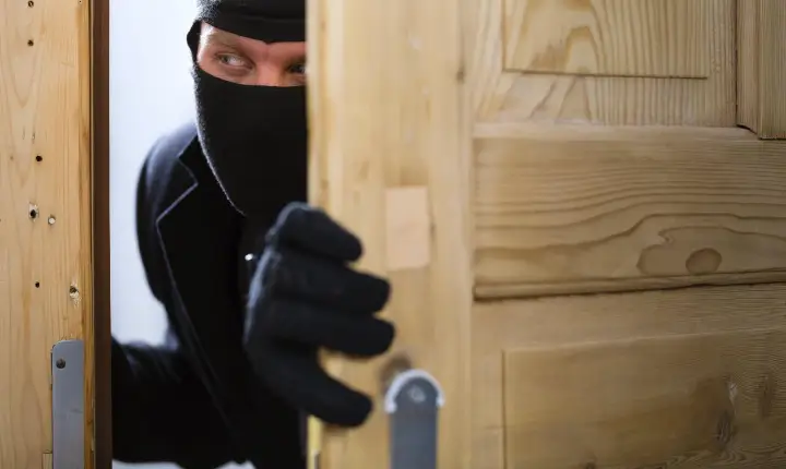 Residência é alvo de bandidos em Apucarana