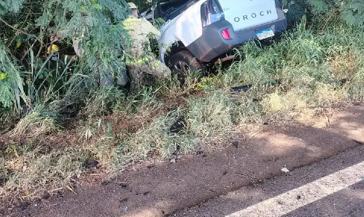 Três mortos em colisão frontal entre caminhão e caminhonete em Lunardelli