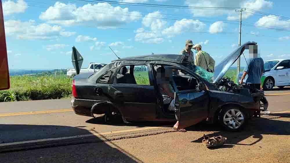 Acidente entre Corsa e Fusca deixa dois feridos em Ivaiporã