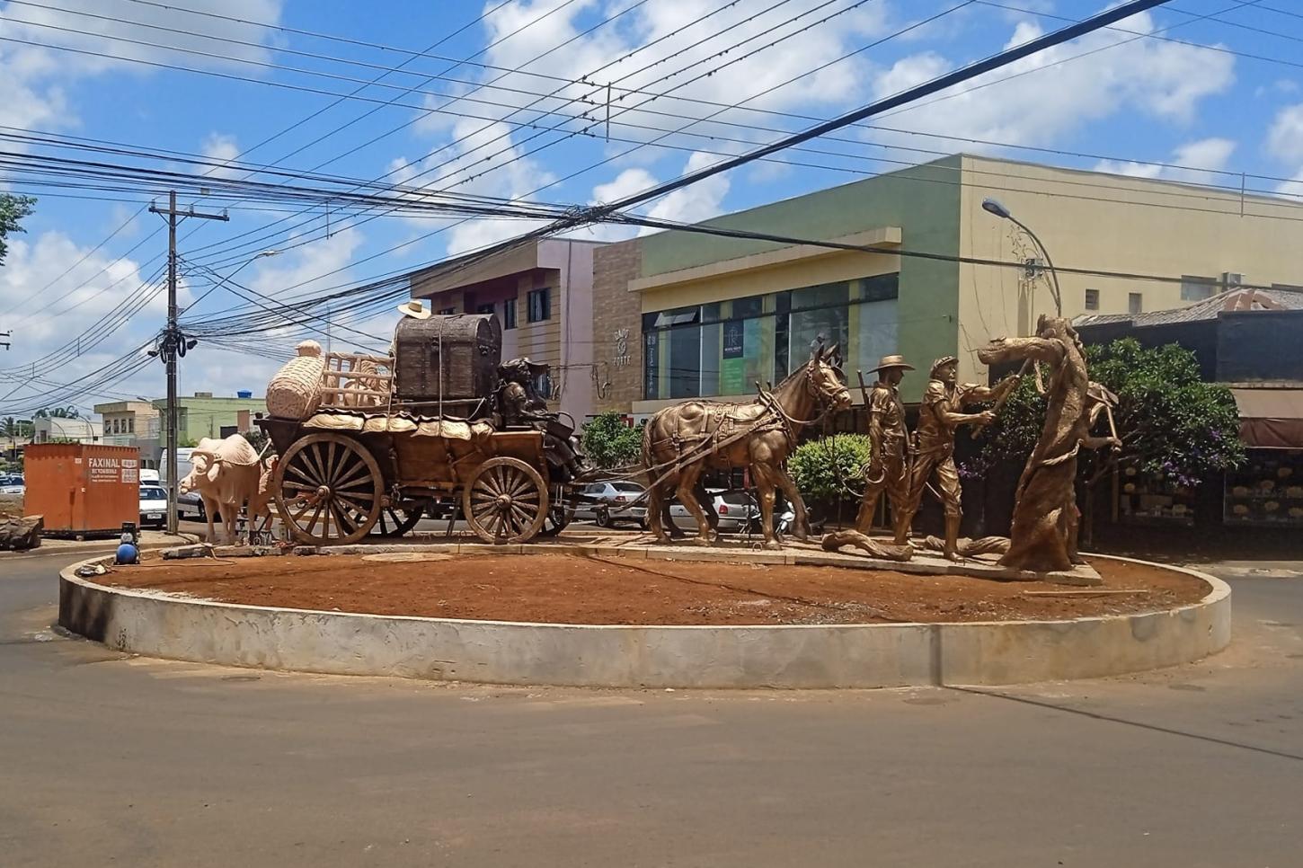 Monumento aos Pioneiros é vandalizado em Faxinal