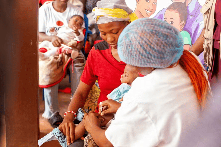 Camarões inicia vacinação contra a malária em crianças, marco histórico na África