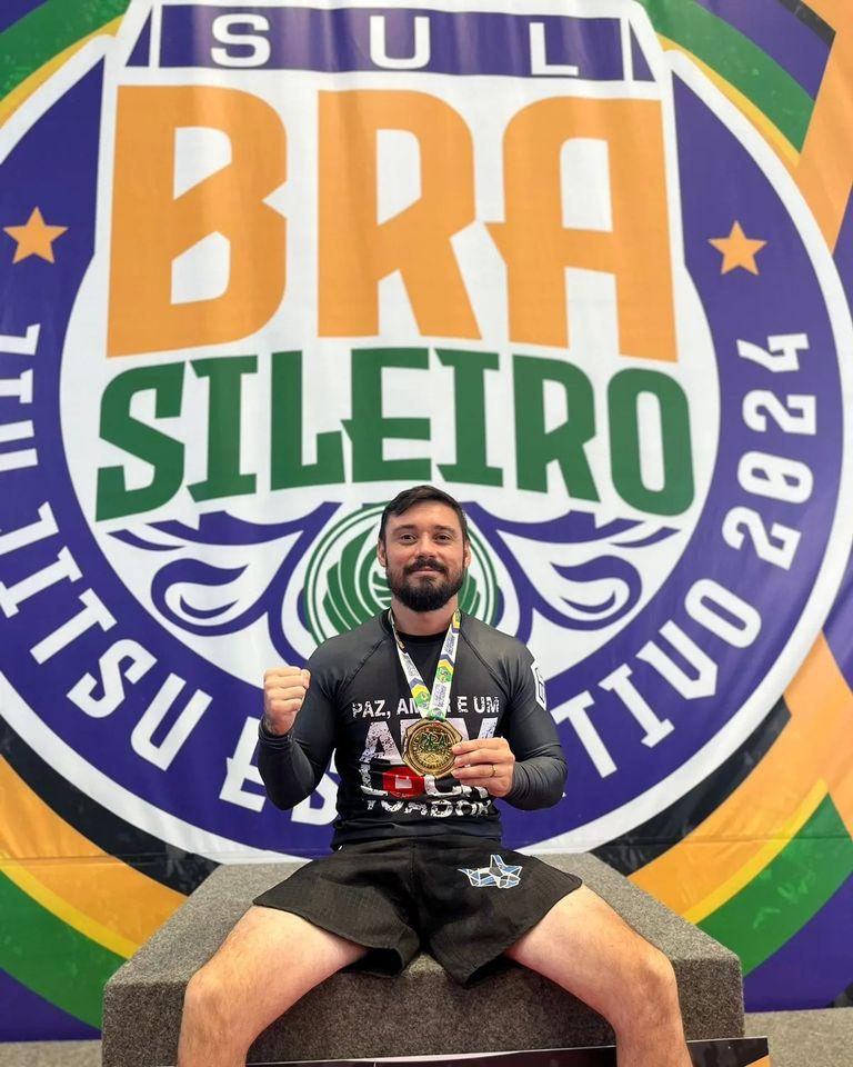 Faxinalense Carlos Alberto é hexacampeão brasileiro de jiu-jitsu
