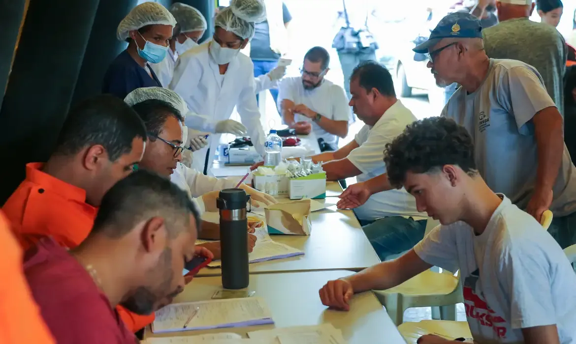 Brasil já registra metade dos casos de dengue contabilizados em 2023