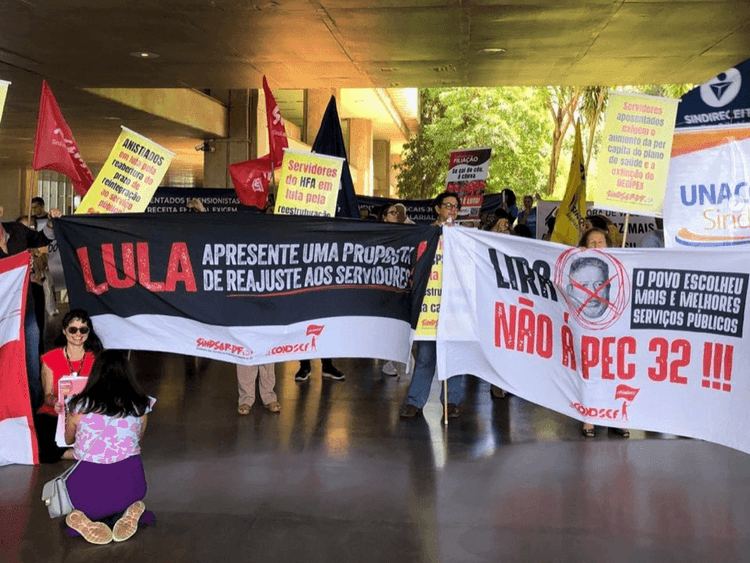 Professores de universidades e institutos federais entram em greve contra Governo Lula