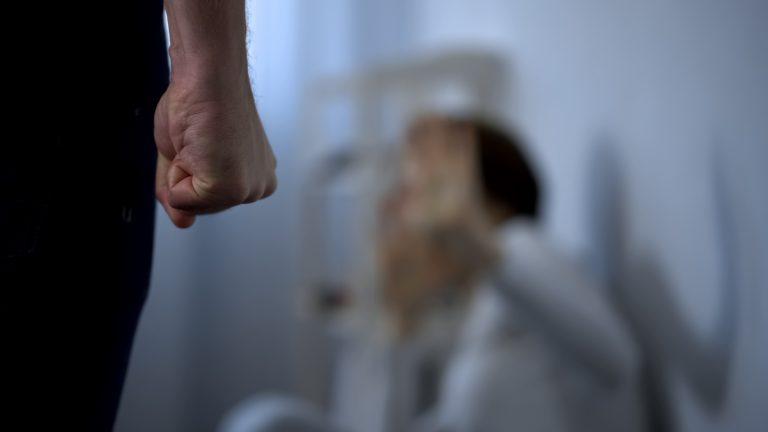 Mulher é vítima de agressão física e tentativa de feminicídio em Jandaia do Sul