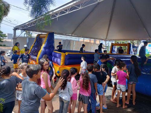 Cecom celebra encerramento do ano letivo com grande festa para 800 crianças
