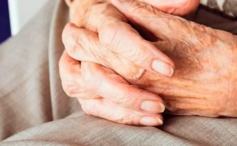 Mulher de 79 anos agredida e roubada em sua residência em Apucarana