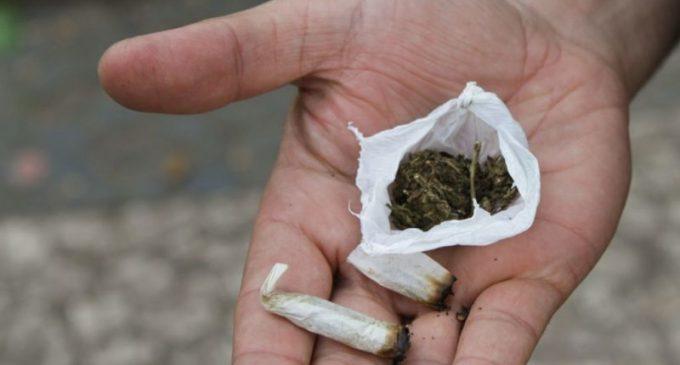 Polícia registra flagrante de posse de drogas no Estádio Municipal de Borrazópolis