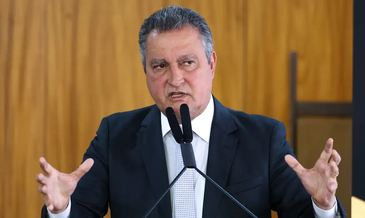 Meta tem 72 horas para esclarecer dúvidas do governo brasileiro sobre fim de censura