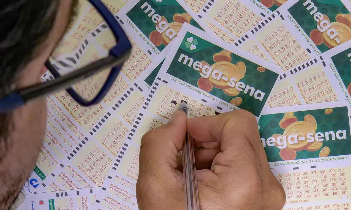 Mega-Sena acumula e prêmio estimado para próximo concurso é de R$ 130 milhões