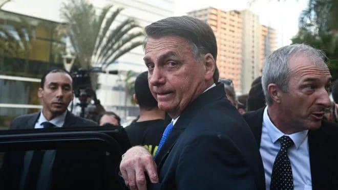Movimento no Congresso busca alterar Lei da Ficha Limpa para viabilizar retorno de Bolsonaro em 2026