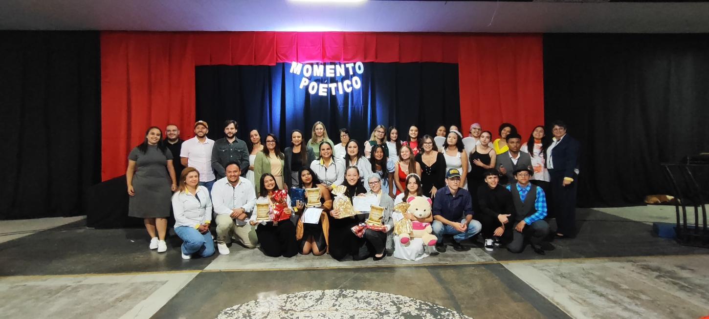 Emoção e poesia marcam o 32º Momento Poético em Faxinal