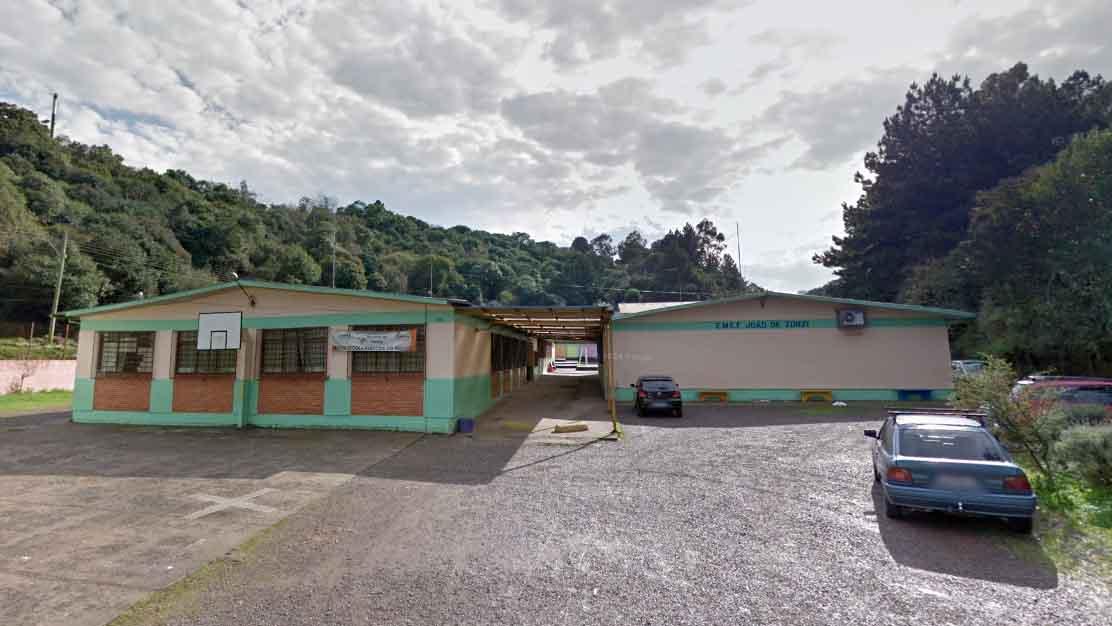 Professora é esfaqueada por alunos em escola de Caxias do Sul; ataque teria sido premeditado
