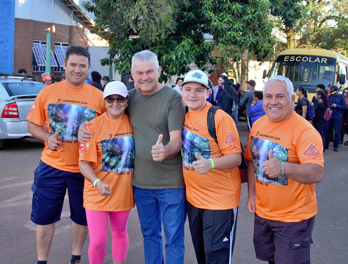 Caminhada das Águas em Faxinal atrai centena de participantes