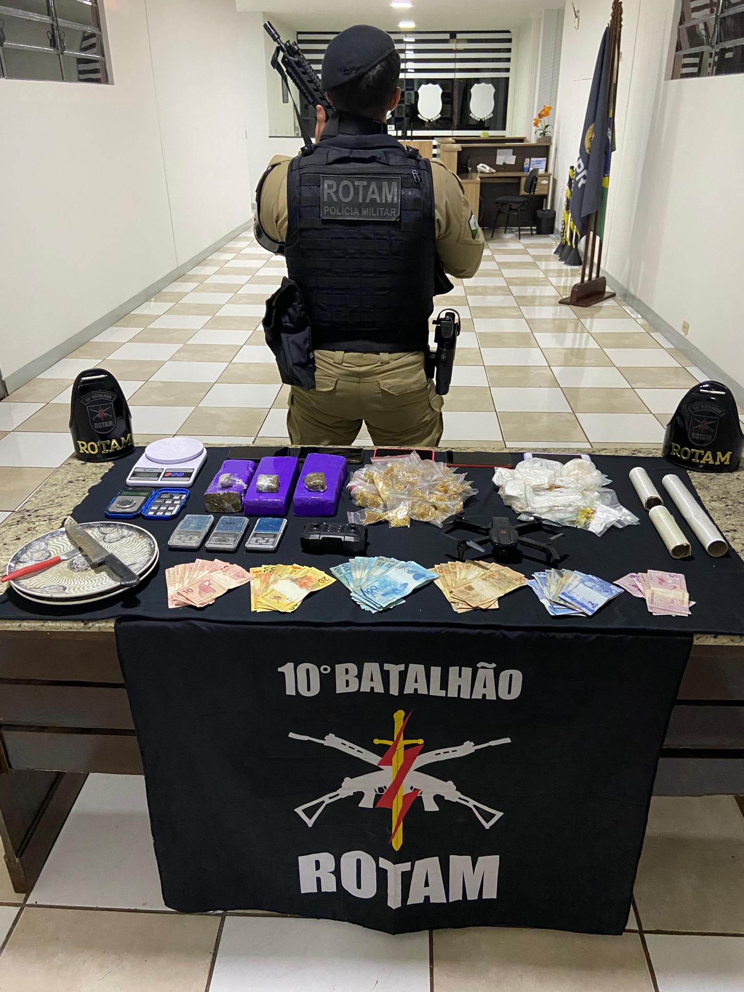 Equipe ROTAM desmantela ponto de tráfico e prende cinco em Apucarana