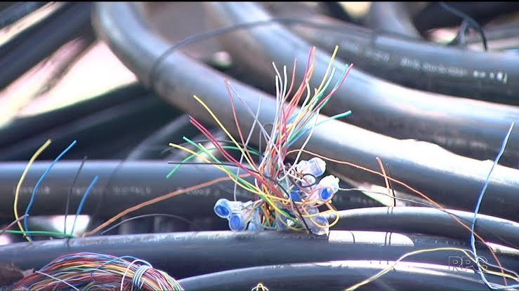 Furto em torre de transmissão deixa rádio fora do ar em Faxinal