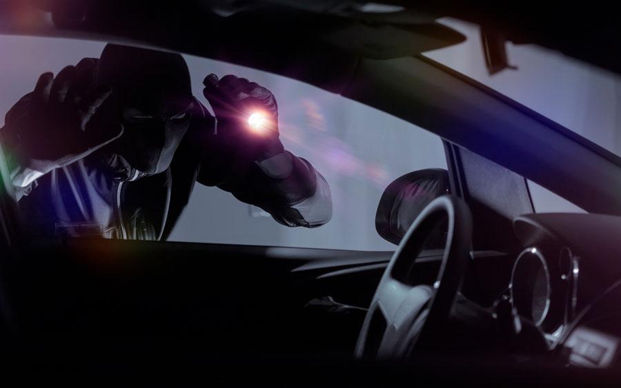 Homem deixa carro aberto e tem pertences furtados em Apucarana