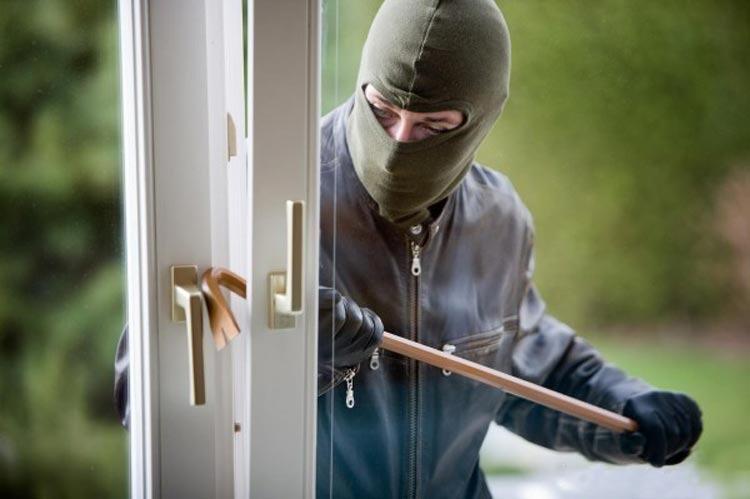 Residência é arrombada e furdata em Marilândia do Sul