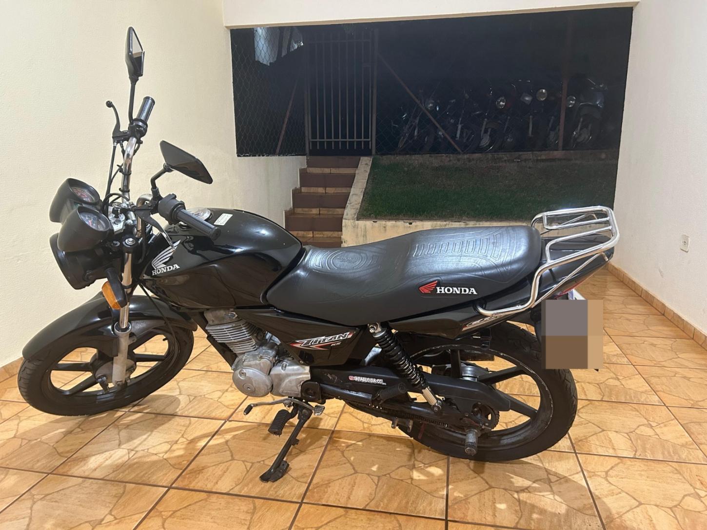 Adolescente é flagrado fazendo manobras perigosas com moto em São Pedro do Ivaí