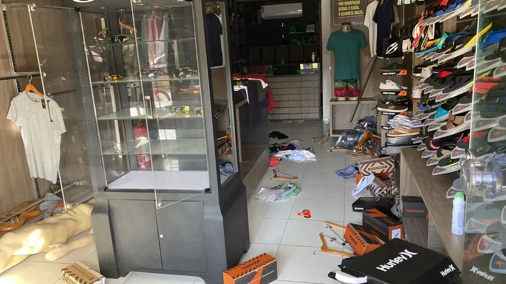 Arrombamento e furto em Loja de Apucarana: Ladrões levam lavadora e rolos de cabo de energia