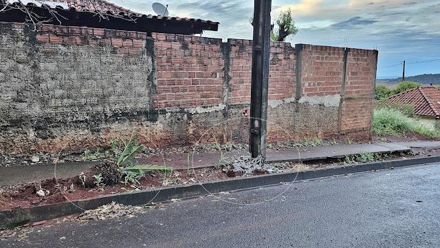 Mulher bate em poste e é detida por embriaguez em Borrazópolis