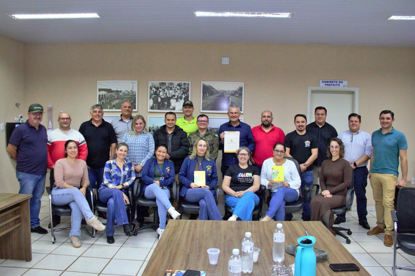 Prefeito Hermes recebe coodenadores do Projeto Rondon em Faxinal