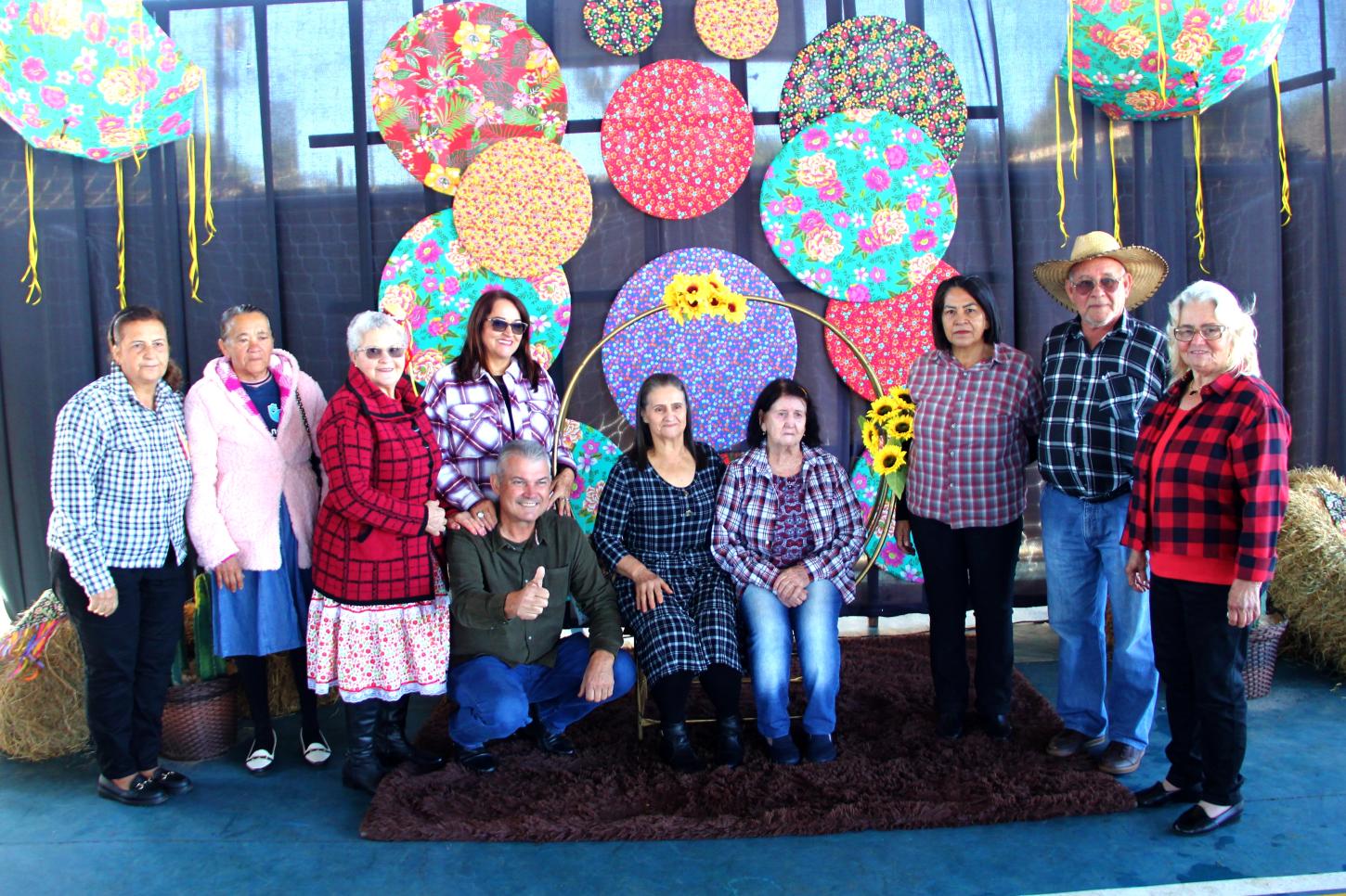 Festa julina da melhor idade ilumina Faxinal com alegria e tradição